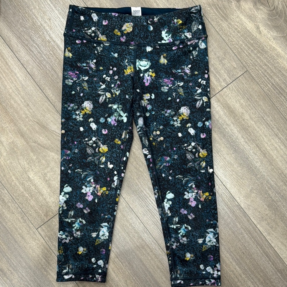 Ivivva Reversible Floral and Navy Blue Leggings with Stretchy Fit Size 10